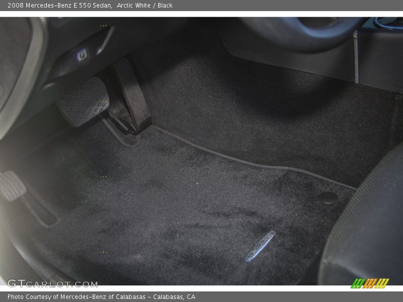 Arctic White / Black 2008 Mercedes-Benz E 550 Sedan