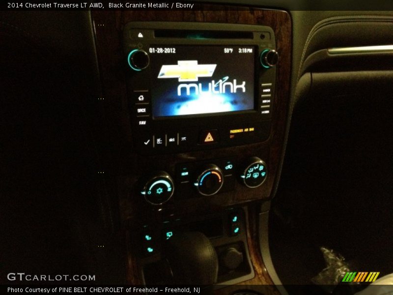 Black Granite Metallic / Ebony 2014 Chevrolet Traverse LT AWD