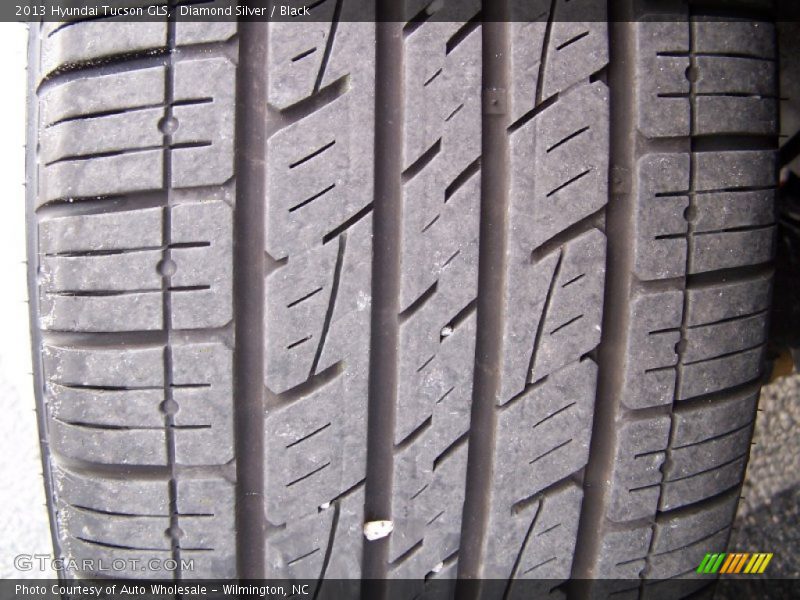 Diamond Silver / Black 2013 Hyundai Tucson GLS