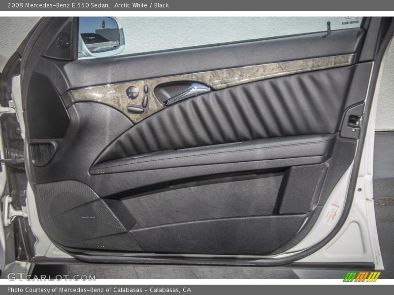 Arctic White / Black 2008 Mercedes-Benz E 550 Sedan