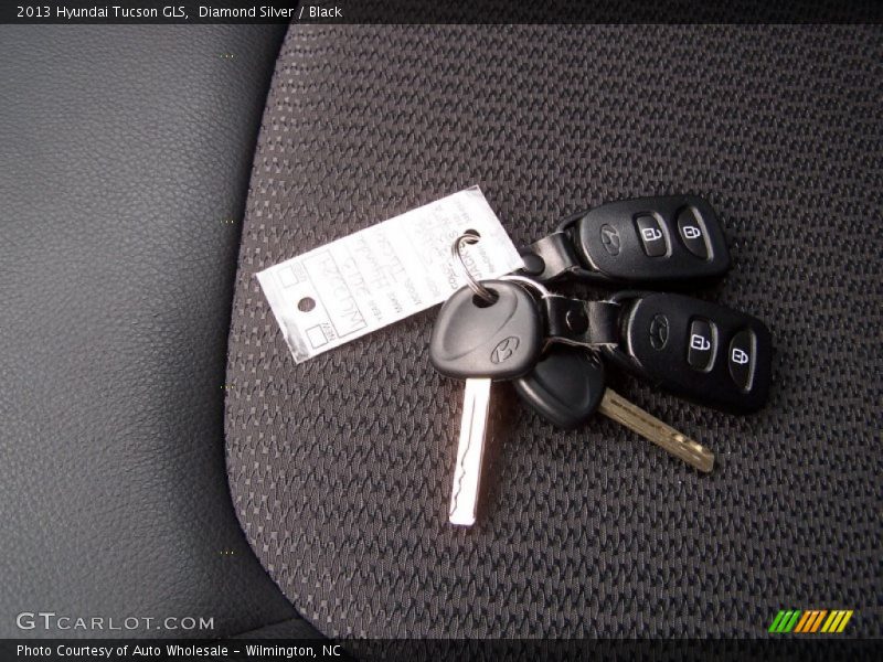 Diamond Silver / Black 2013 Hyundai Tucson GLS