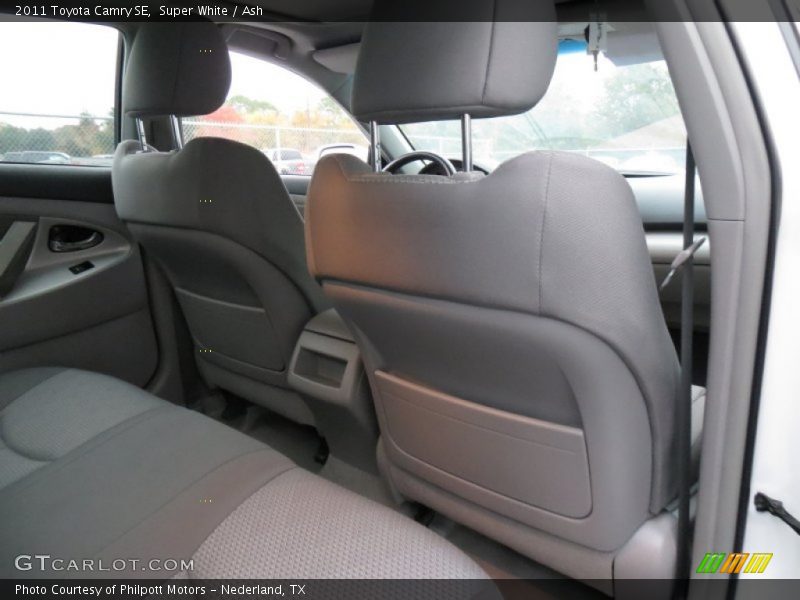 Super White / Ash 2011 Toyota Camry SE