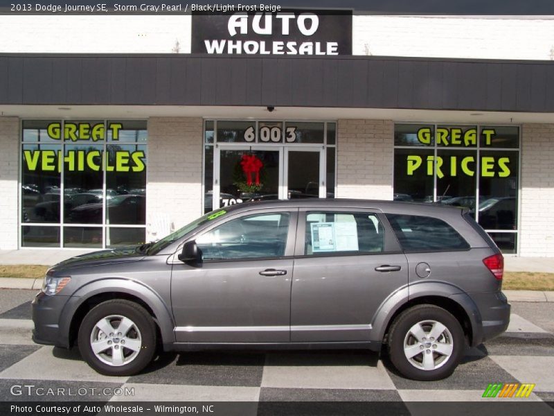 Storm Gray Pearl / Black/Light Frost Beige 2013 Dodge Journey SE
