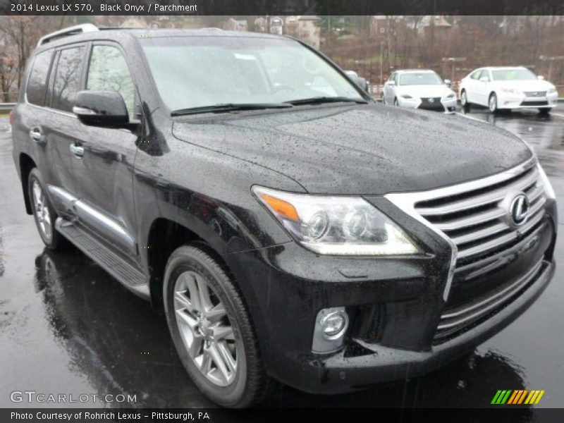 Front 3/4 View of 2014 LX 570