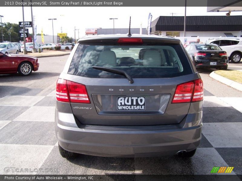 Storm Gray Pearl / Black/Light Frost Beige 2013 Dodge Journey SE