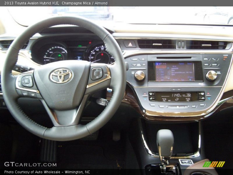 Champagne Mica / Almond 2013 Toyota Avalon Hybrid XLE