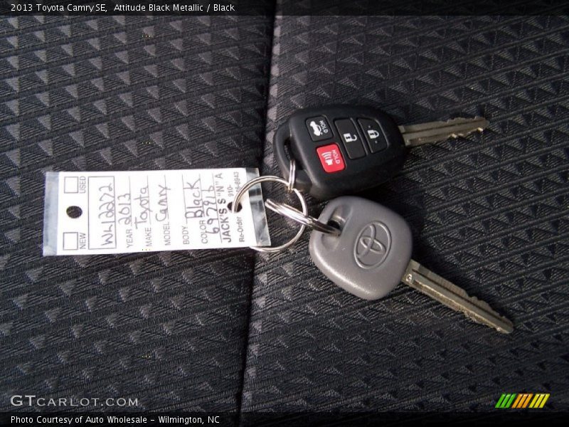 Attitude Black Metallic / Black 2013 Toyota Camry SE