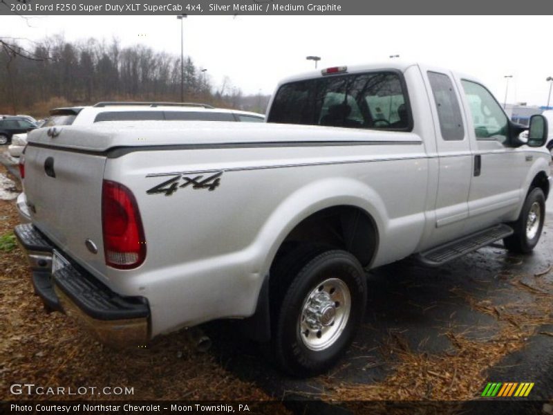 Silver Metallic / Medium Graphite 2001 Ford F250 Super Duty XLT SuperCab 4x4