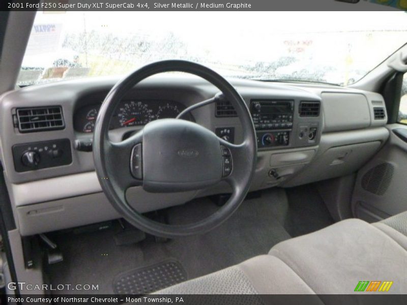 Silver Metallic / Medium Graphite 2001 Ford F250 Super Duty XLT SuperCab 4x4