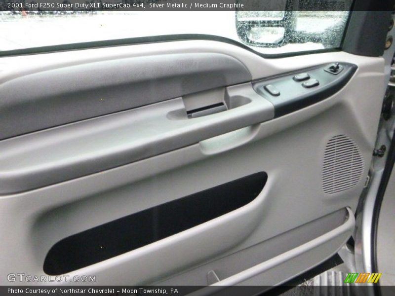 Silver Metallic / Medium Graphite 2001 Ford F250 Super Duty XLT SuperCab 4x4