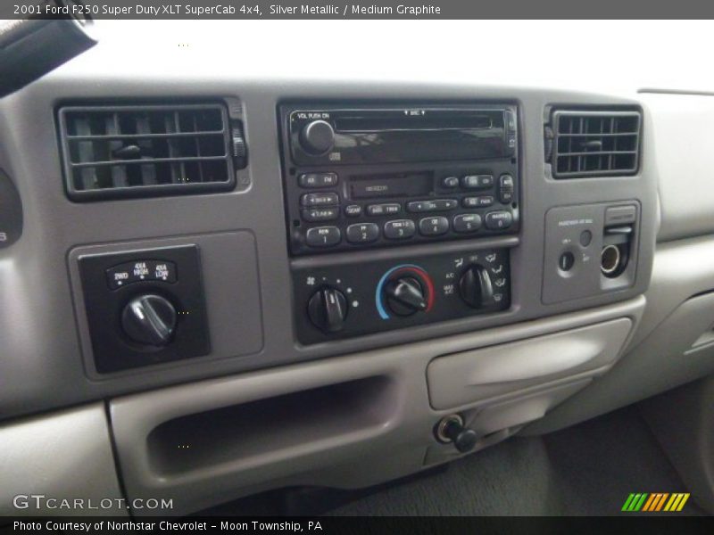 Silver Metallic / Medium Graphite 2001 Ford F250 Super Duty XLT SuperCab 4x4