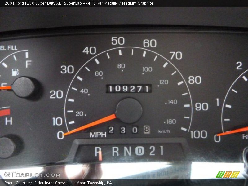 Silver Metallic / Medium Graphite 2001 Ford F250 Super Duty XLT SuperCab 4x4