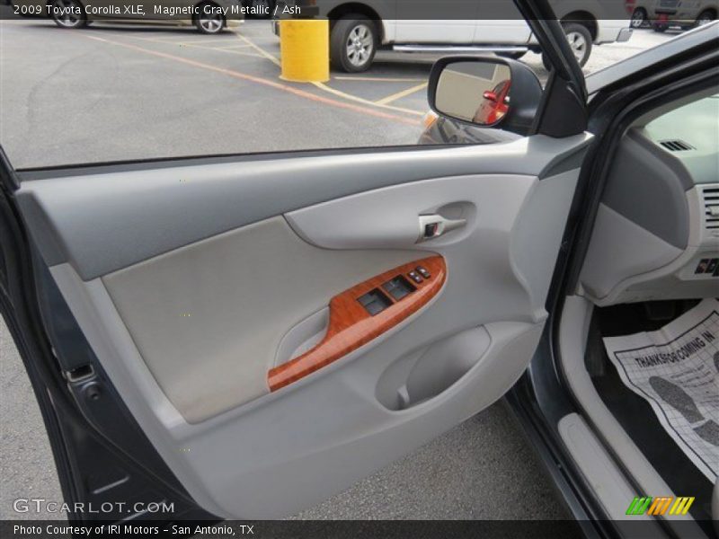 Magnetic Gray Metallic / Ash 2009 Toyota Corolla XLE