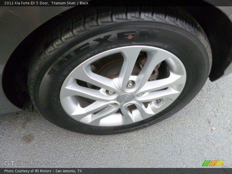 Titanium Silver / Black 2011 Kia Forte EX 5 Door