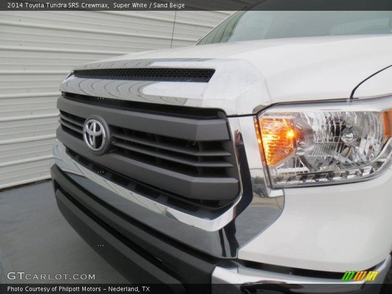 Super White / Sand Beige 2014 Toyota Tundra SR5 Crewmax