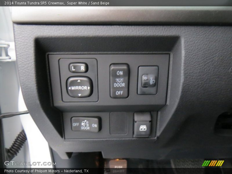 Super White / Sand Beige 2014 Toyota Tundra SR5 Crewmax
