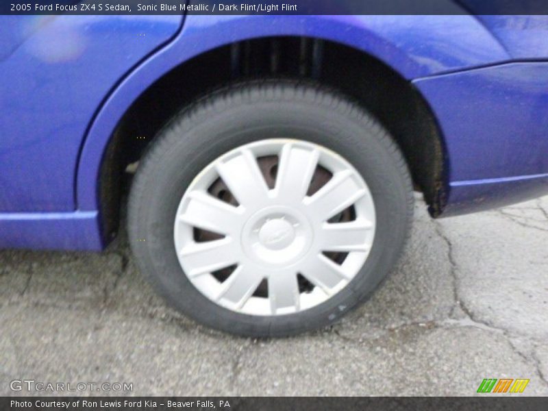 Sonic Blue Metallic / Dark Flint/Light Flint 2005 Ford Focus ZX4 S Sedan