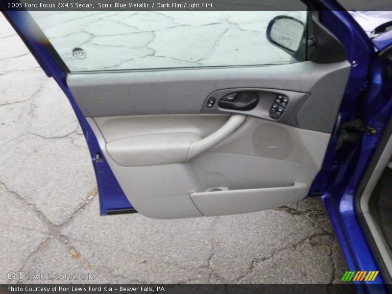 Sonic Blue Metallic / Dark Flint/Light Flint 2005 Ford Focus ZX4 S Sedan