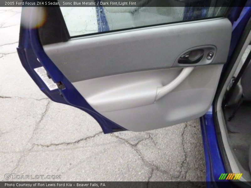 Sonic Blue Metallic / Dark Flint/Light Flint 2005 Ford Focus ZX4 S Sedan