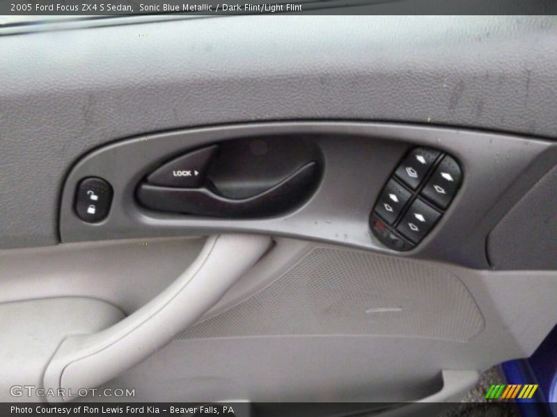 Sonic Blue Metallic / Dark Flint/Light Flint 2005 Ford Focus ZX4 S Sedan