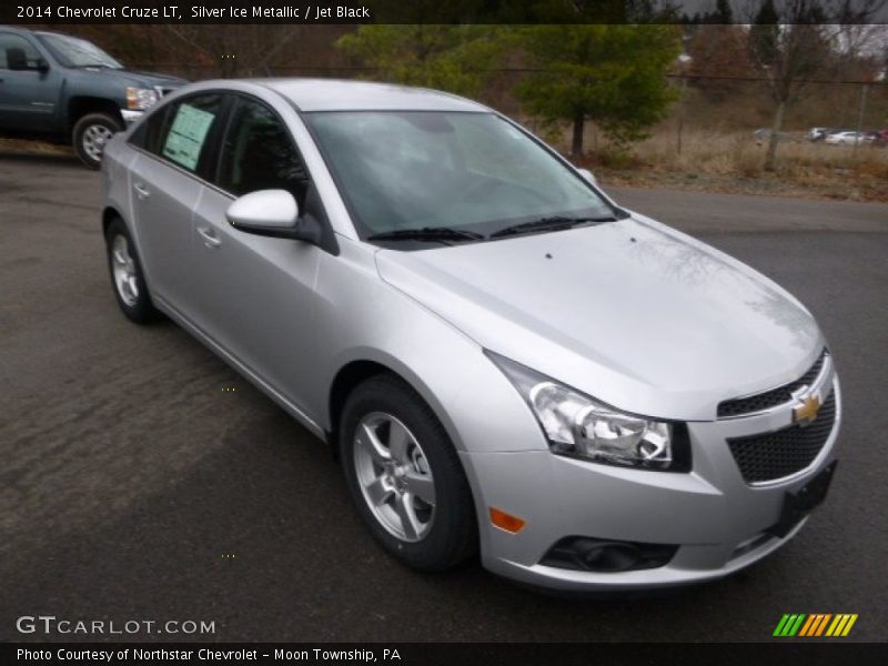 Silver Ice Metallic / Jet Black 2014 Chevrolet Cruze LT