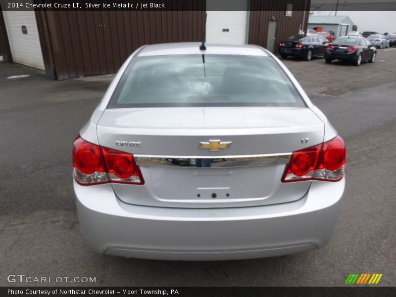 Silver Ice Metallic / Jet Black 2014 Chevrolet Cruze LT