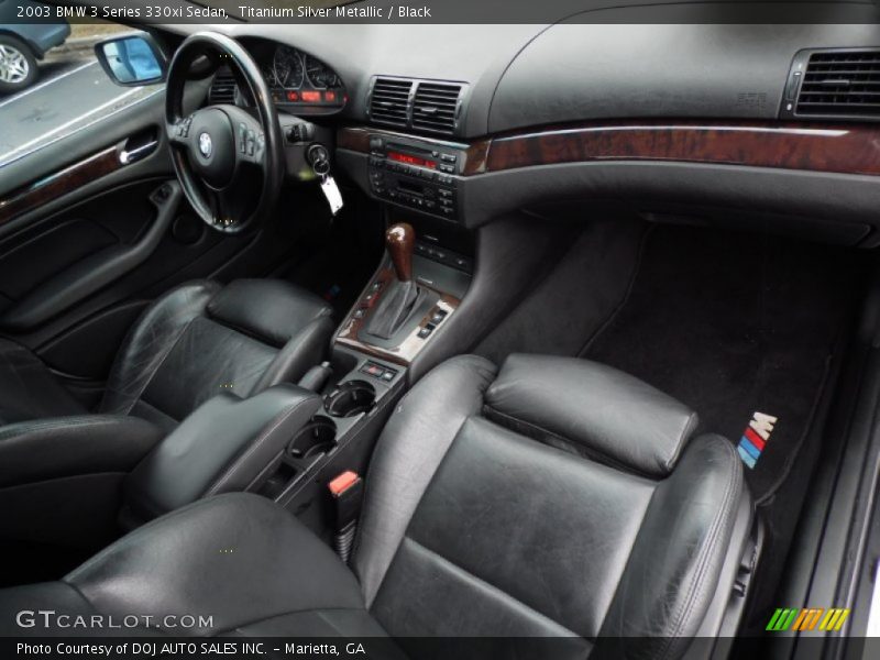 Dashboard of 2003 3 Series 330xi Sedan