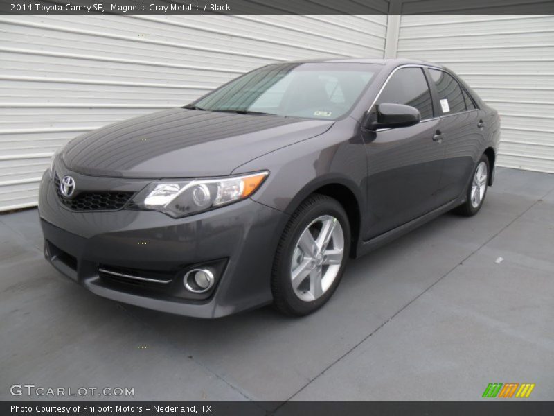 Magnetic Gray Metallic / Black 2014 Toyota Camry SE