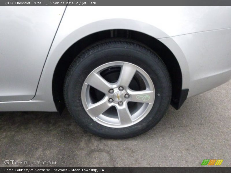 Silver Ice Metallic / Jet Black 2014 Chevrolet Cruze LT