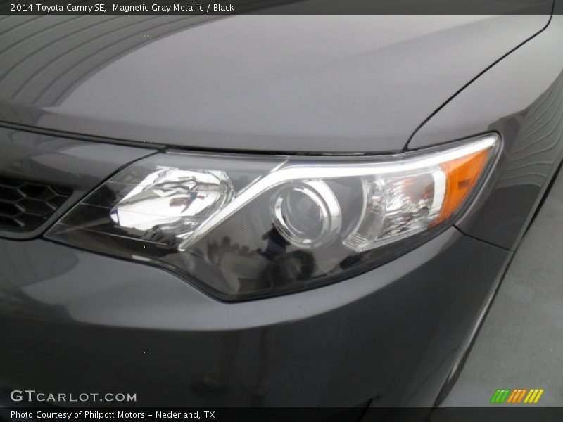 Magnetic Gray Metallic / Black 2014 Toyota Camry SE