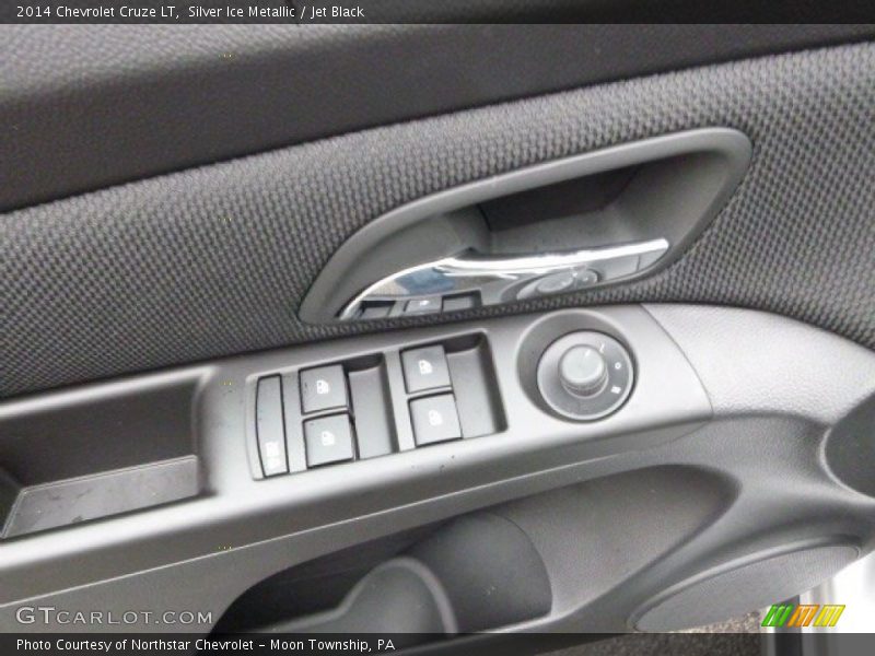 Silver Ice Metallic / Jet Black 2014 Chevrolet Cruze LT