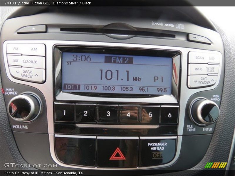 Diamond Silver / Black 2010 Hyundai Tucson GLS