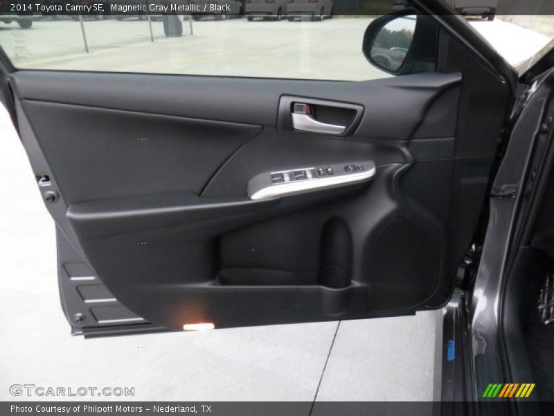 Magnetic Gray Metallic / Black 2014 Toyota Camry SE