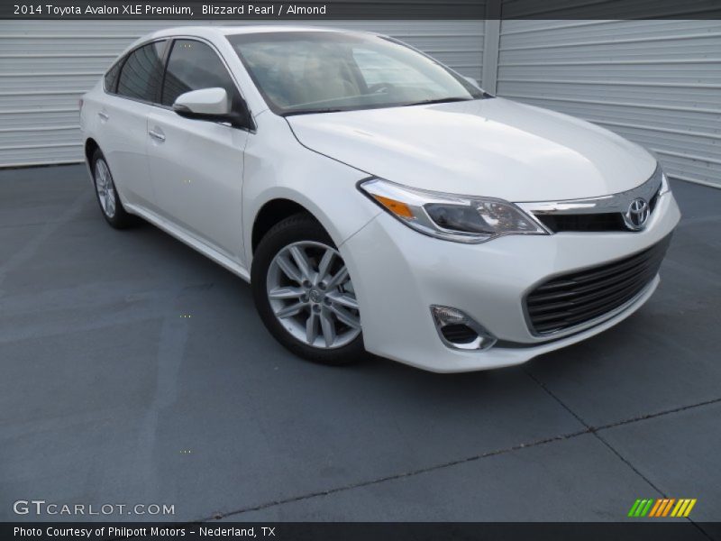 Front 3/4 View of 2014 Avalon XLE Premium