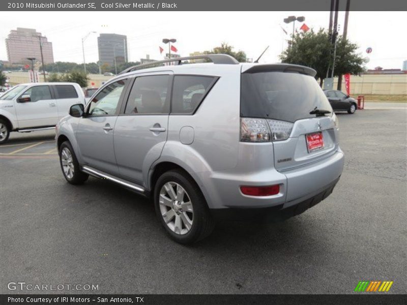 Cool Silver Metallic / Black 2010 Mitsubishi Outlander SE