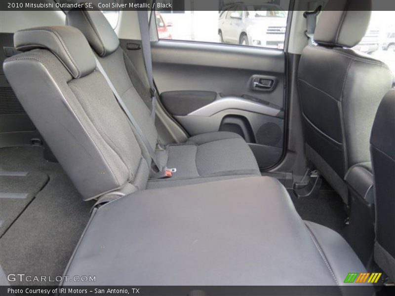 Cool Silver Metallic / Black 2010 Mitsubishi Outlander SE