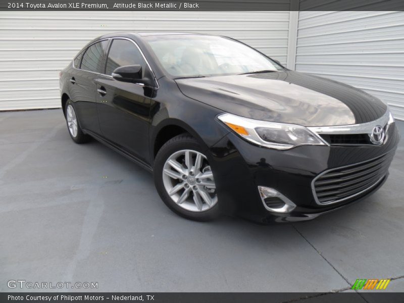 Front 3/4 View of 2014 Avalon XLE Premium