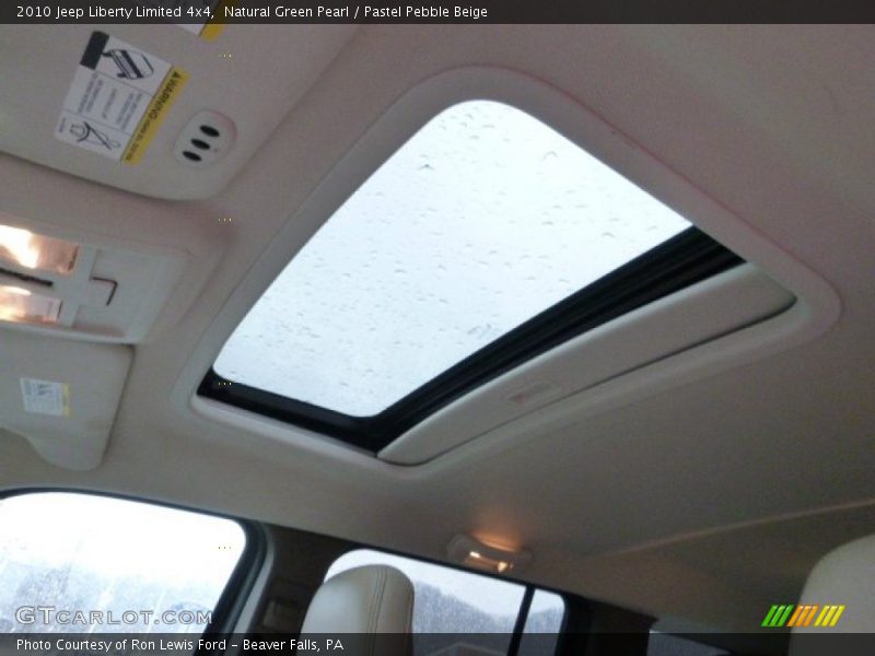 Natural Green Pearl / Pastel Pebble Beige 2010 Jeep Liberty Limited 4x4