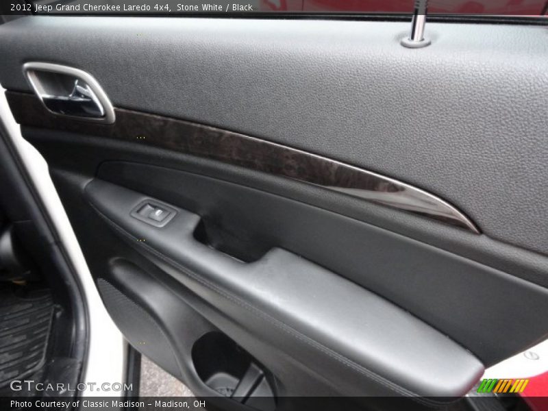 Stone White / Black 2012 Jeep Grand Cherokee Laredo 4x4