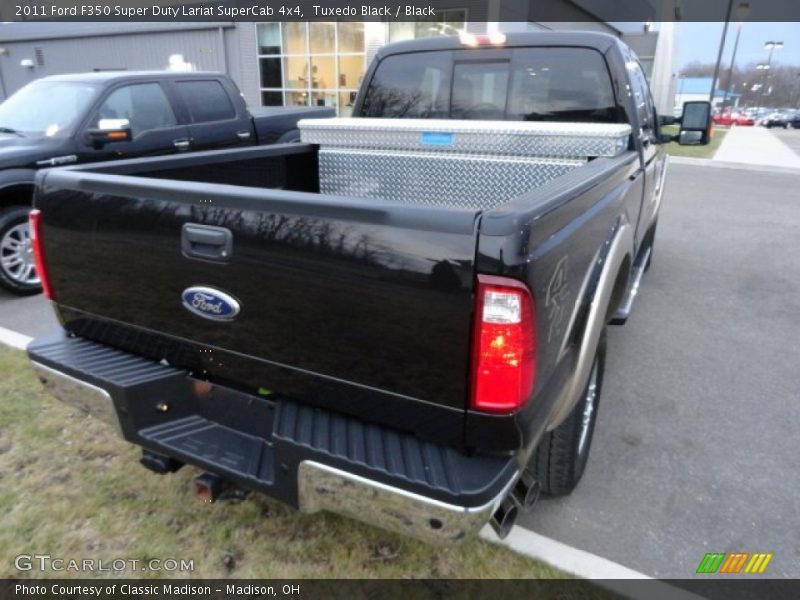 Tuxedo Black / Black 2011 Ford F350 Super Duty Lariat SuperCab 4x4