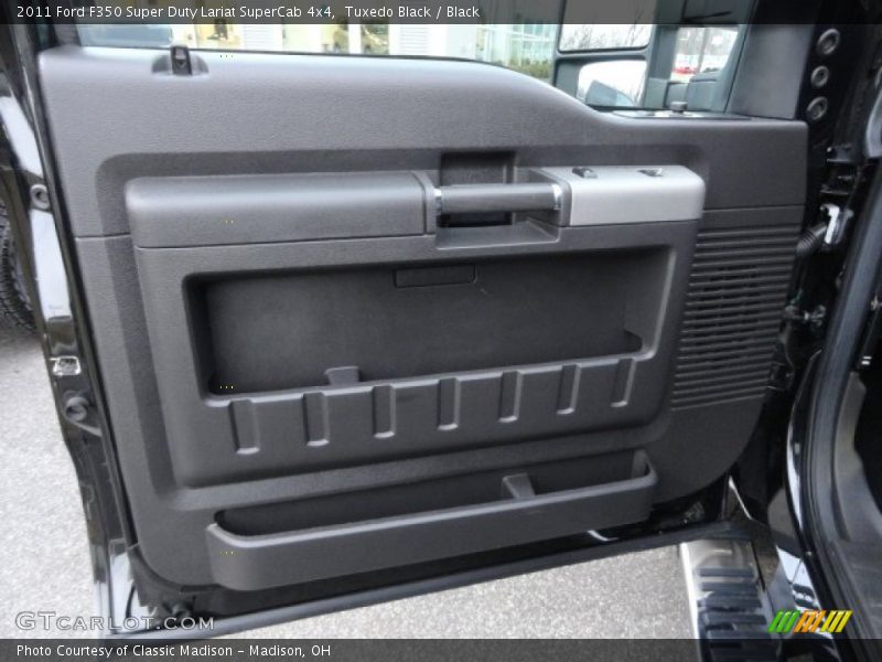 Tuxedo Black / Black 2011 Ford F350 Super Duty Lariat SuperCab 4x4