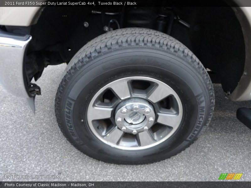 Tuxedo Black / Black 2011 Ford F350 Super Duty Lariat SuperCab 4x4