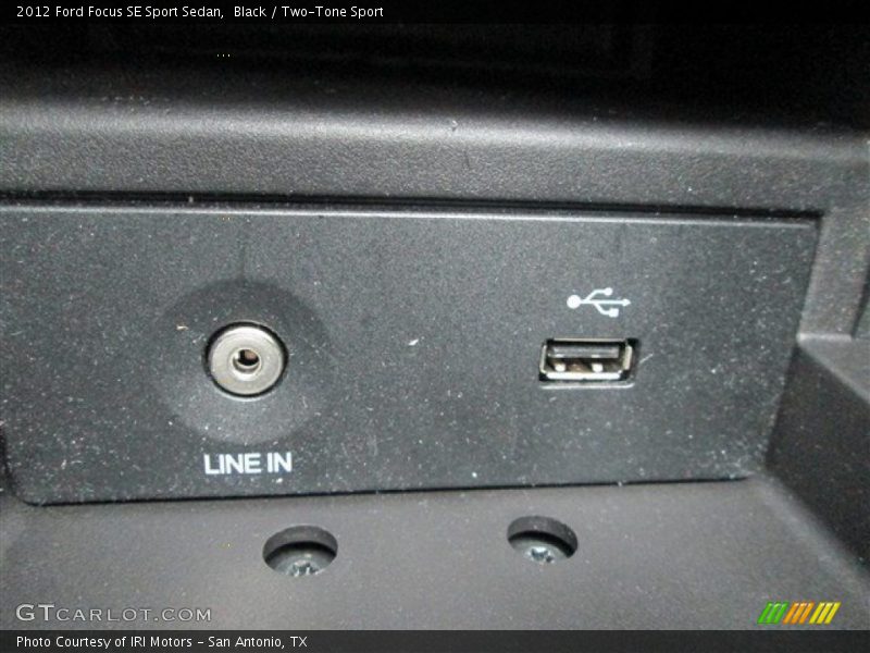 Black / Two-Tone Sport 2012 Ford Focus SE Sport Sedan