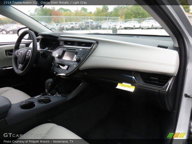 Classic Silver Metallic / Light Gray 2014 Toyota Avalon XLE