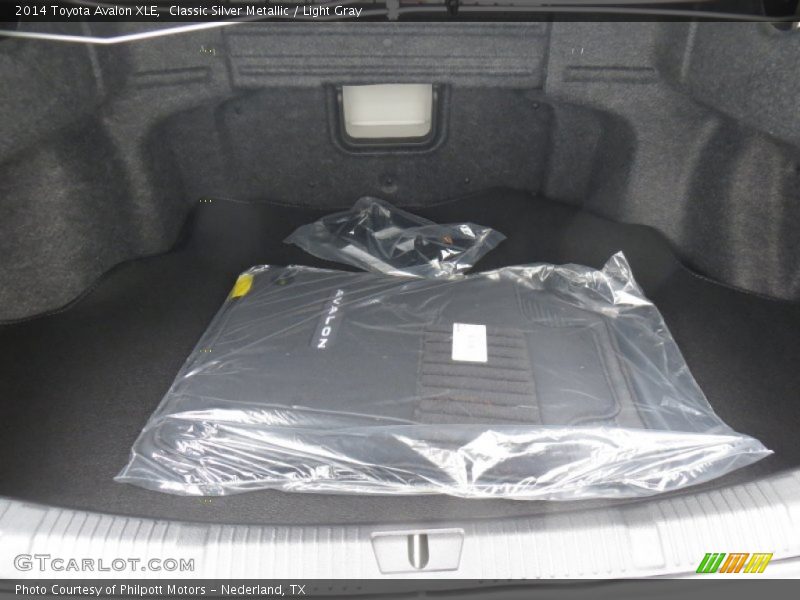 Classic Silver Metallic / Light Gray 2014 Toyota Avalon XLE