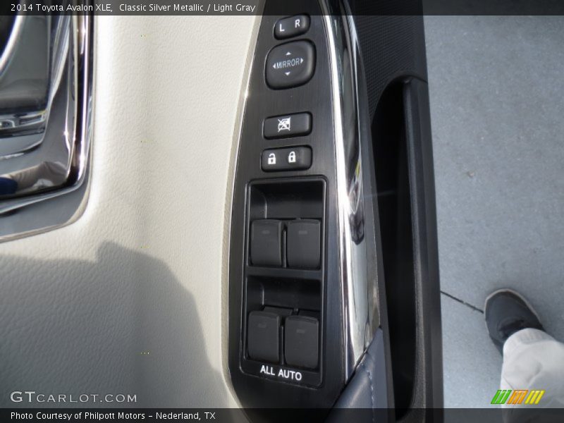 Classic Silver Metallic / Light Gray 2014 Toyota Avalon XLE