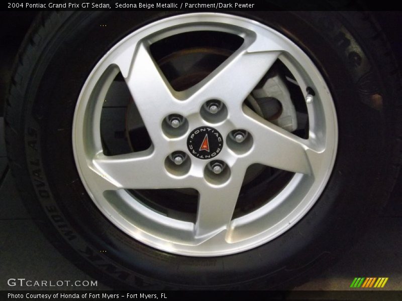 Sedona Beige Metallic / Parchment/Dark Pewter 2004 Pontiac Grand Prix GT Sedan