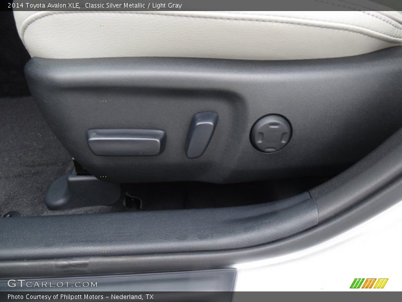 Classic Silver Metallic / Light Gray 2014 Toyota Avalon XLE