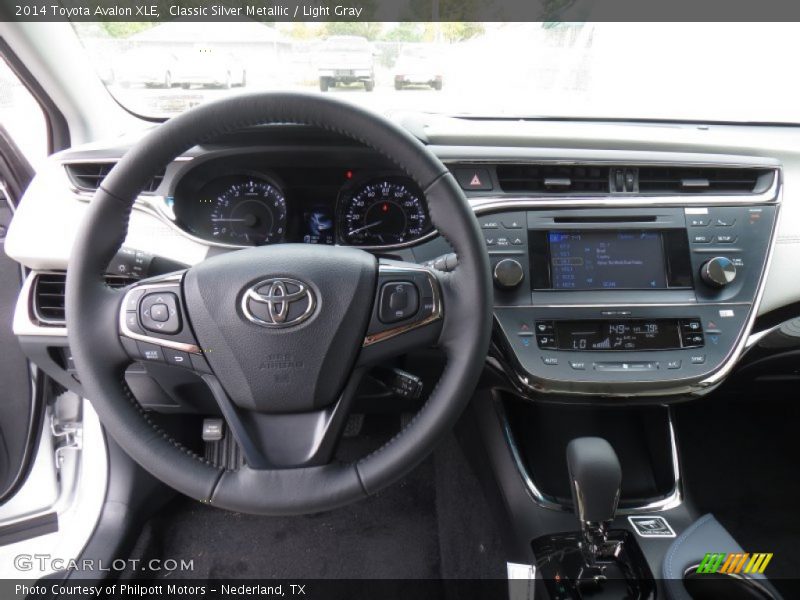 Dashboard of 2014 Avalon XLE
