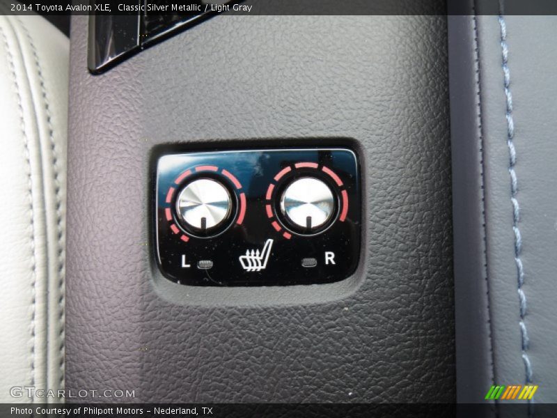 Classic Silver Metallic / Light Gray 2014 Toyota Avalon XLE